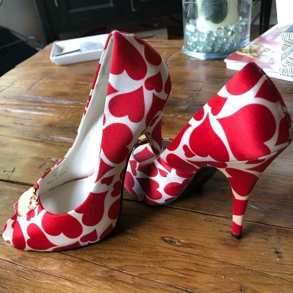 Hello Kitty Heels - Picture 6 of 12